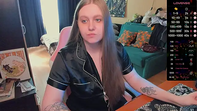 Alice Dreamgirl  online show from May 6, 1:37 pm