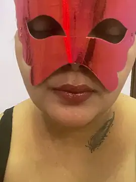 leylafleece online show from May 27, 8:33 am