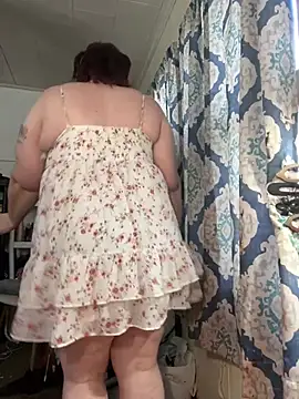 leenieb88 online show from January 12, 4:01 pm