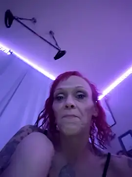 MommyMisfit online show from January 16, 10:11 am