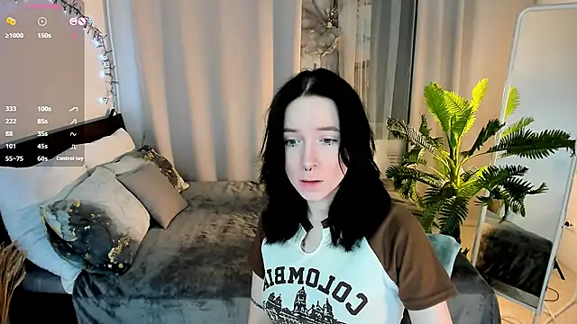 lilithlunna online show from November 11, 2:58 pm