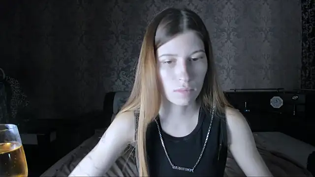 Agnes Allenn online show from October 21, 9:13 am