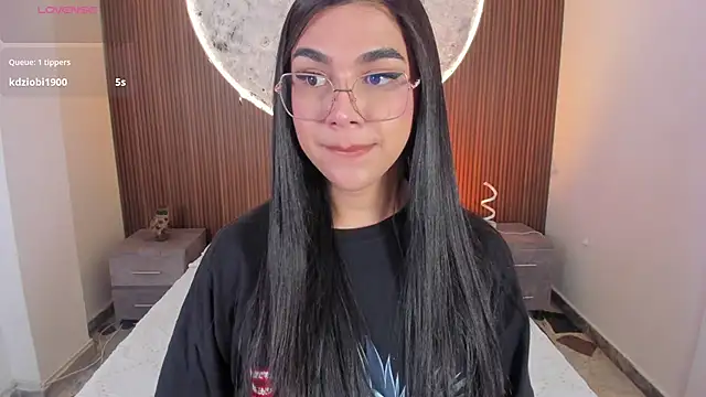 RoseCassie online show from February 18, 1:54 pm