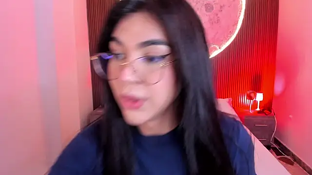 RoseCassie online show from May 10, 2:30 pm