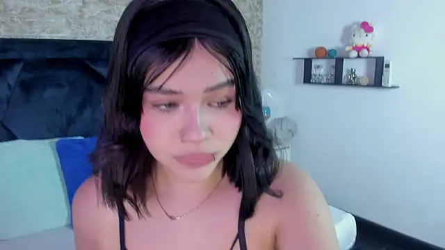 Lily Woodz online show from November 8, 7:52 pm