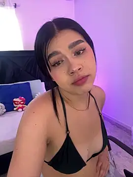 Lily Woodz online show from May 25, 7:13 pm