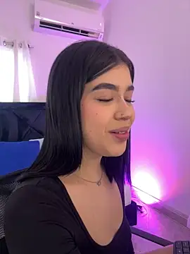 Lily Woodz online show from May 14, 7:09 pm