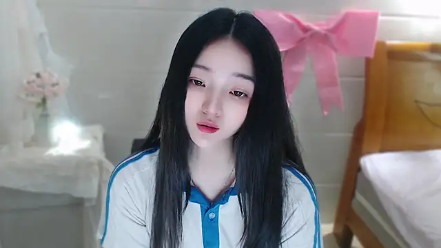 xiao-xiao-D online show from April 7, 6:15 am