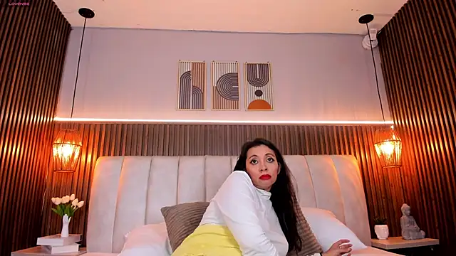 PerlaPreciosa online show from March 31, 4:12 am