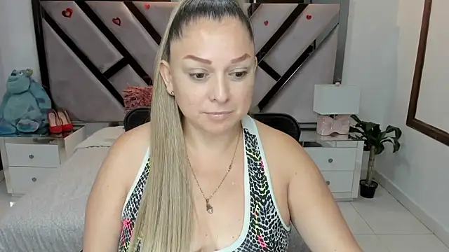 natalia5560 online show from November 24, 1:35 pm