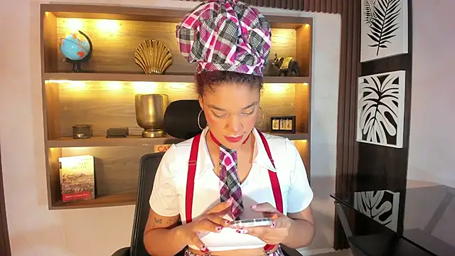 loladupont online show from October 29, 3:33 am