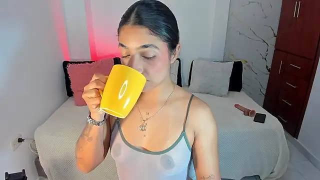 martina roldam online show from May 25, 4:33 am