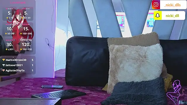 supradoll online show from October 4, 7:07 pm