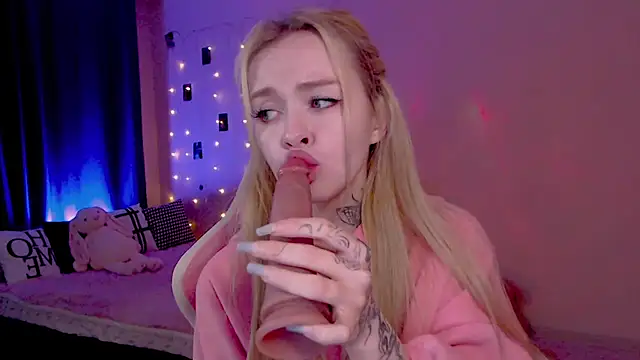 Naughty Mable online show from May 24, 1:15 am
