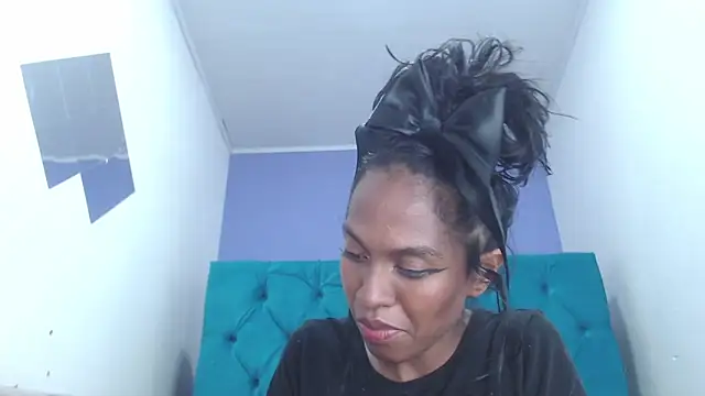 avaleri cherry online show from October 13, 4:37 am