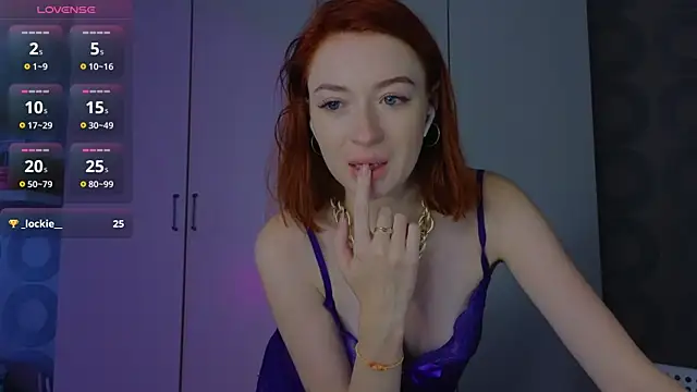 Cuteroxyfoxy online show from June 4, 5:12 am