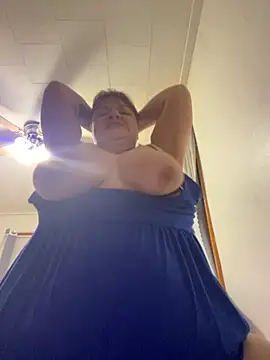 Snapshot of Luciouslouise72@xh chatting on October 9, 1:32 am Luciouslouise72xh online show from October 9, 1:32 am
