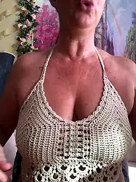 Snapshot of BELLAMORGANE1 chatting on September 30, 8:53 am BELLAMORGANE1 online show from September 30, 8:53 am