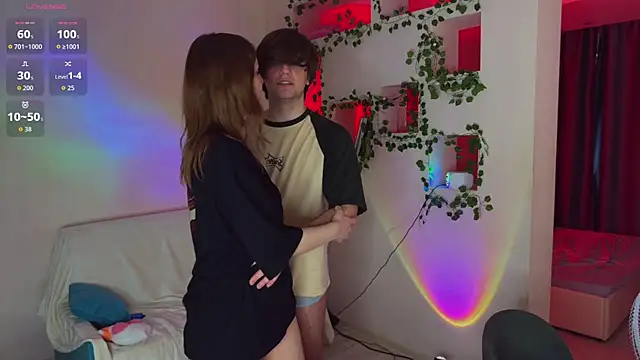 RobertAndLinela online show from May 8, 1:58 pm