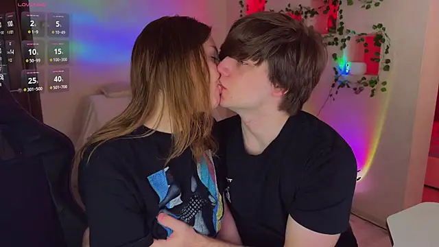 RobertAndLinela online show from May 4, 11:58 am