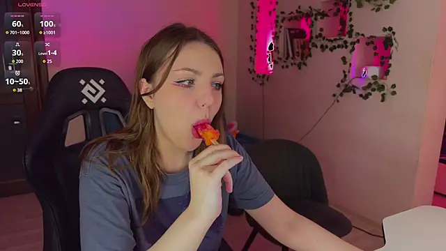 RobertAndLinela online show from May 21, 1:58 am