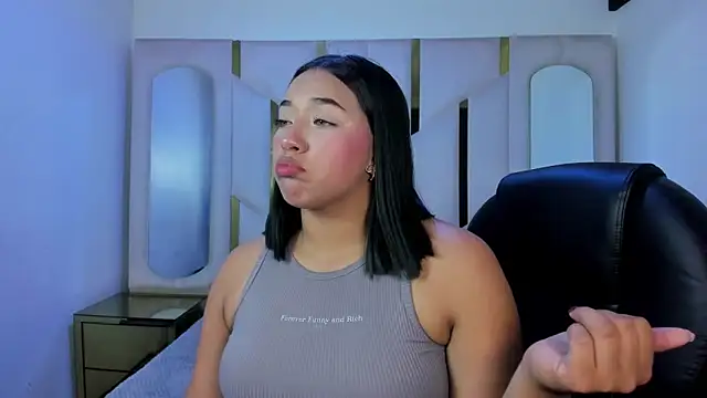 IsabellRodriguez18 online show from May 26, 3:17 am