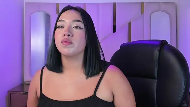 IsabellRodriguez18 online show from May 14, 3:23 am