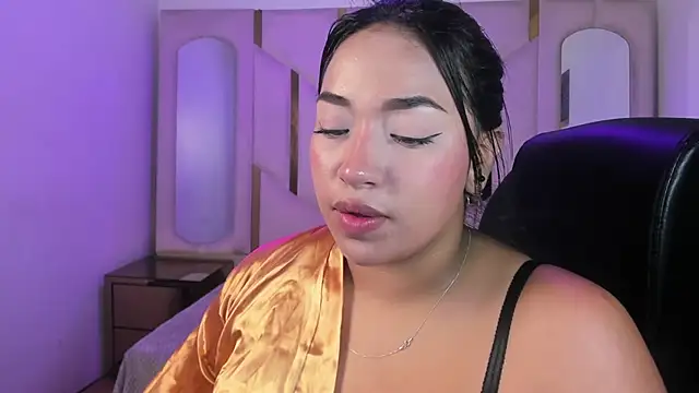 IsabellRodriguez18 online show from May 16, 3:42 am