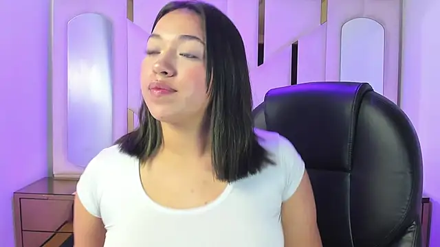 IsabellRodriguez18 online show from April 7, 5:20 am