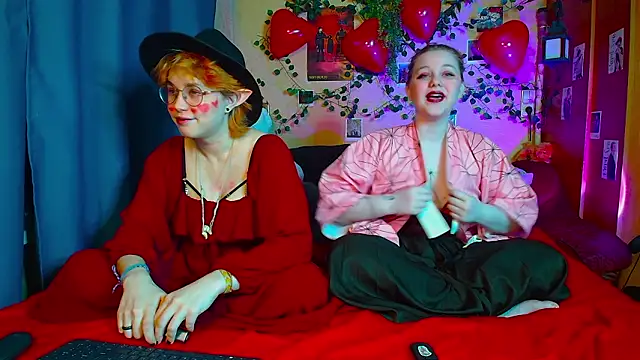 TrickyKitsune online show from February 15, 3:11 pm