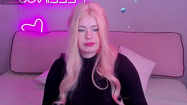 EricaElliott online show from May 24, 9:41 am