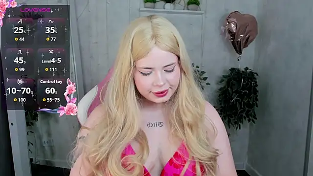 EricaElliott online show from March 26, 9:44 am