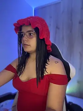 pretty angela1 online show from May 18, 11:33 pm