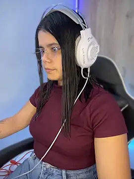 pretty angela1 online show from May 5, 4:21 pm