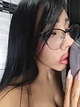 Isabellitasexi38 online show from May 3, 4:05 am