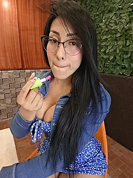 Isabellitasexi38 online show from May 20, 3:36 am