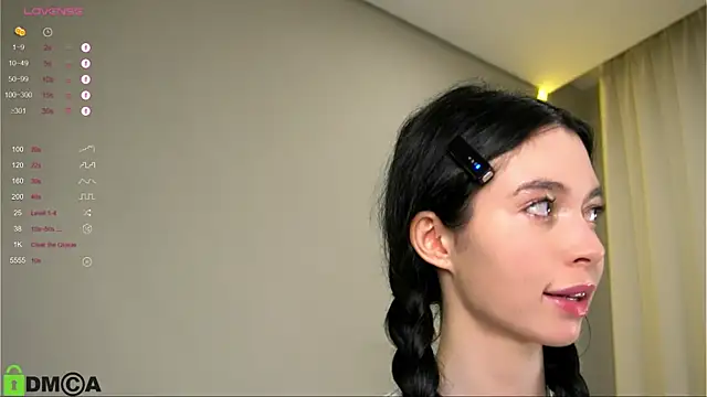 Snapshot of LittleOriana chatting on October 9, 2:37 am LittleOriana online show from October 9, 2:37 am