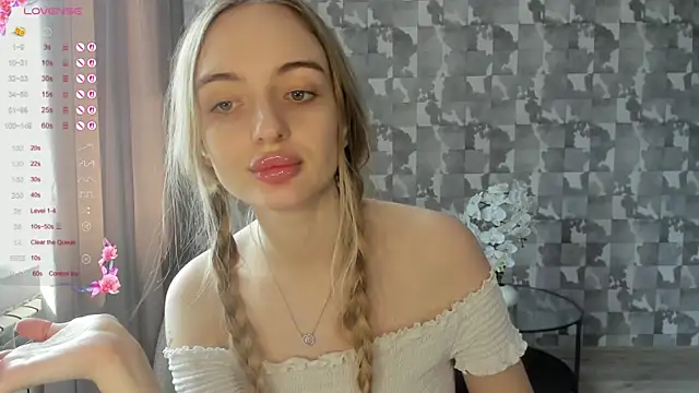 A delina online show from May 12, 9:17 am