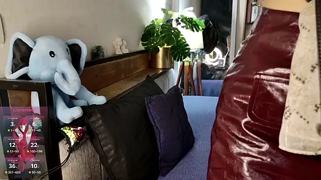 roseofvenom online show from September 19, 5:45 pm