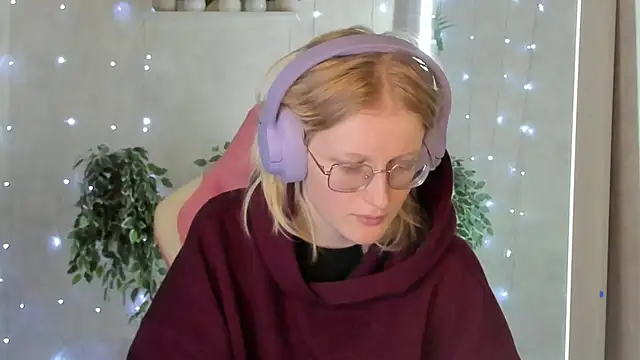 ElizabethHarpper online show from November 24, 1:07 am