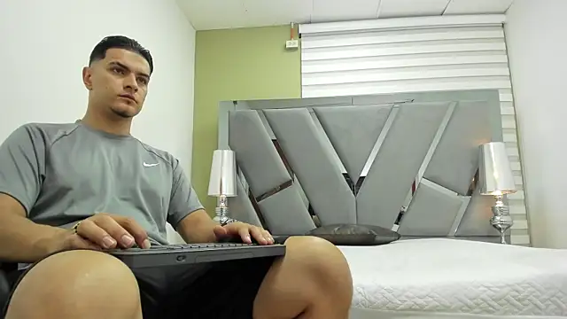 DAVID VICTORIAA online show from May 23, 1:09 pm