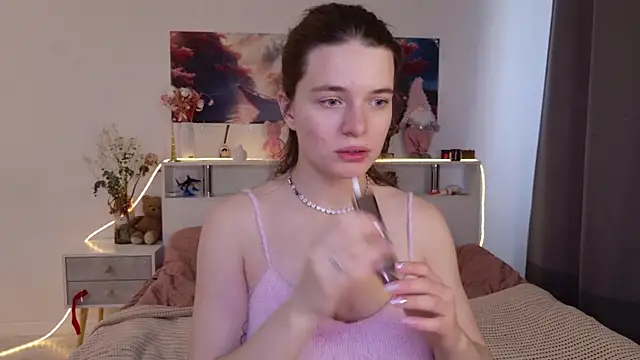 Nellie Medina online show from May 12, 1:29 pm