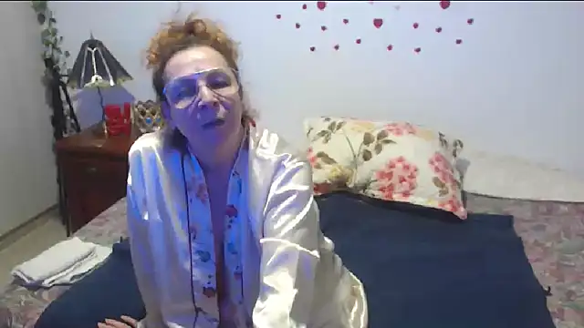 Snapshot of milchanel chatting on October 3, 6:18 am milchanel online show from October 3, 6:18 am