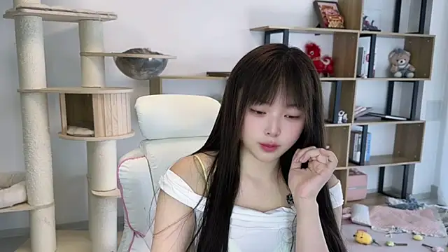 Chenjing0 online show from May 5, 7:44 am