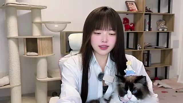 Chenjing0 online show from May 16, 12:15 pm