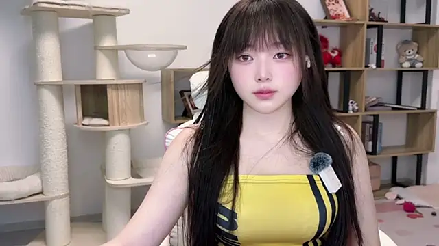 Chenjing0 online show from May 17, 12:15 pm