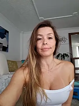 karina warthon online show from October 20, 6:33 pm