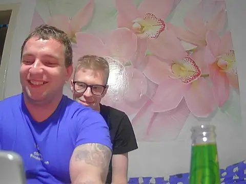 szymoneztra online show from September 13, 7:55 pm