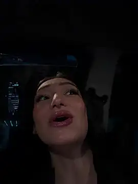 Maddy Jones online show from March 31, 3:39 am