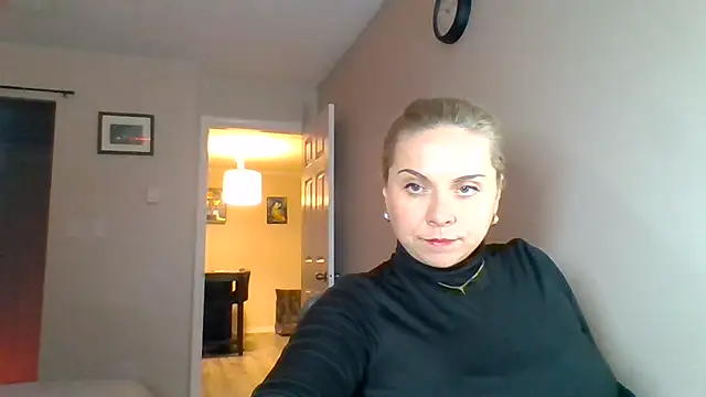 HappyIva online show from November 15, 6:14 am